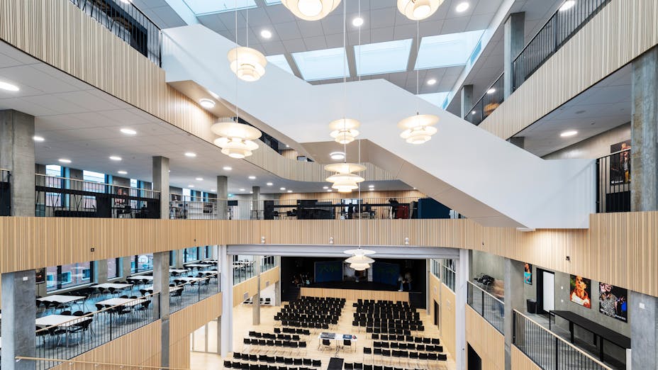 Auditorium / Concert Hall in Sct. Lbs Skole in Horsens Denmark with Rockfon Blanka E-Edge