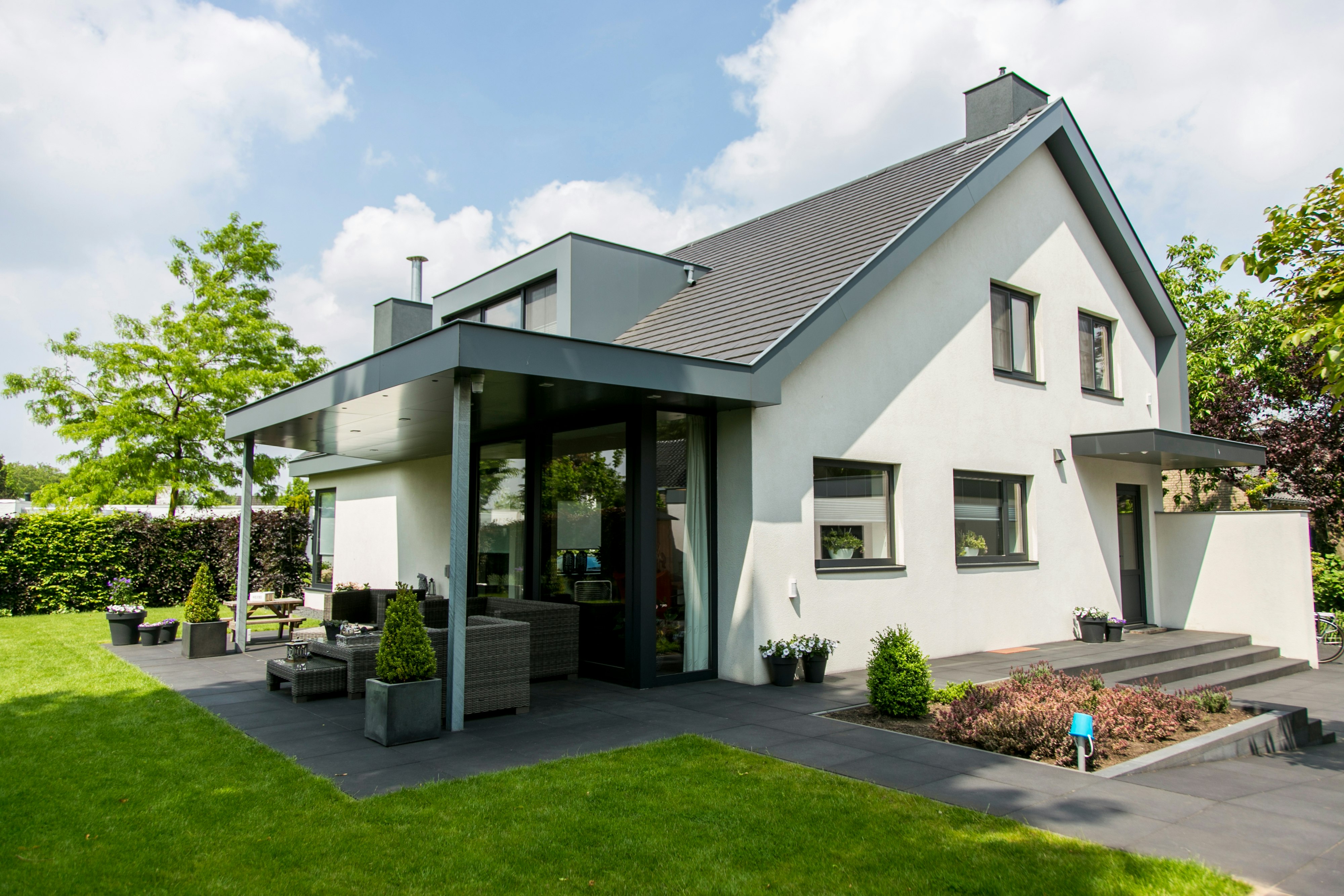 Private house with Rockpanel Uni/Colours