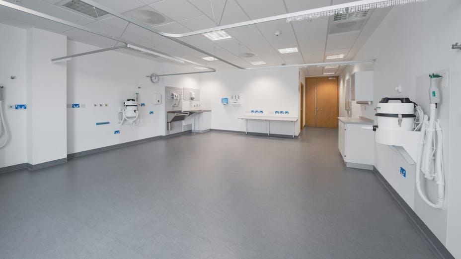 Southmead Hospital,UK,Bristol, 110,000m2 installed in total by CCP (not all ROCKFON), Main Contractor - Carillion, North Bristol NHS Trust, Carlton Ceilings & Partitions, Slough, Julian James, MediCare Standard, E-edge, 600 x 600, 1200 x 600, White, Rocklink 24