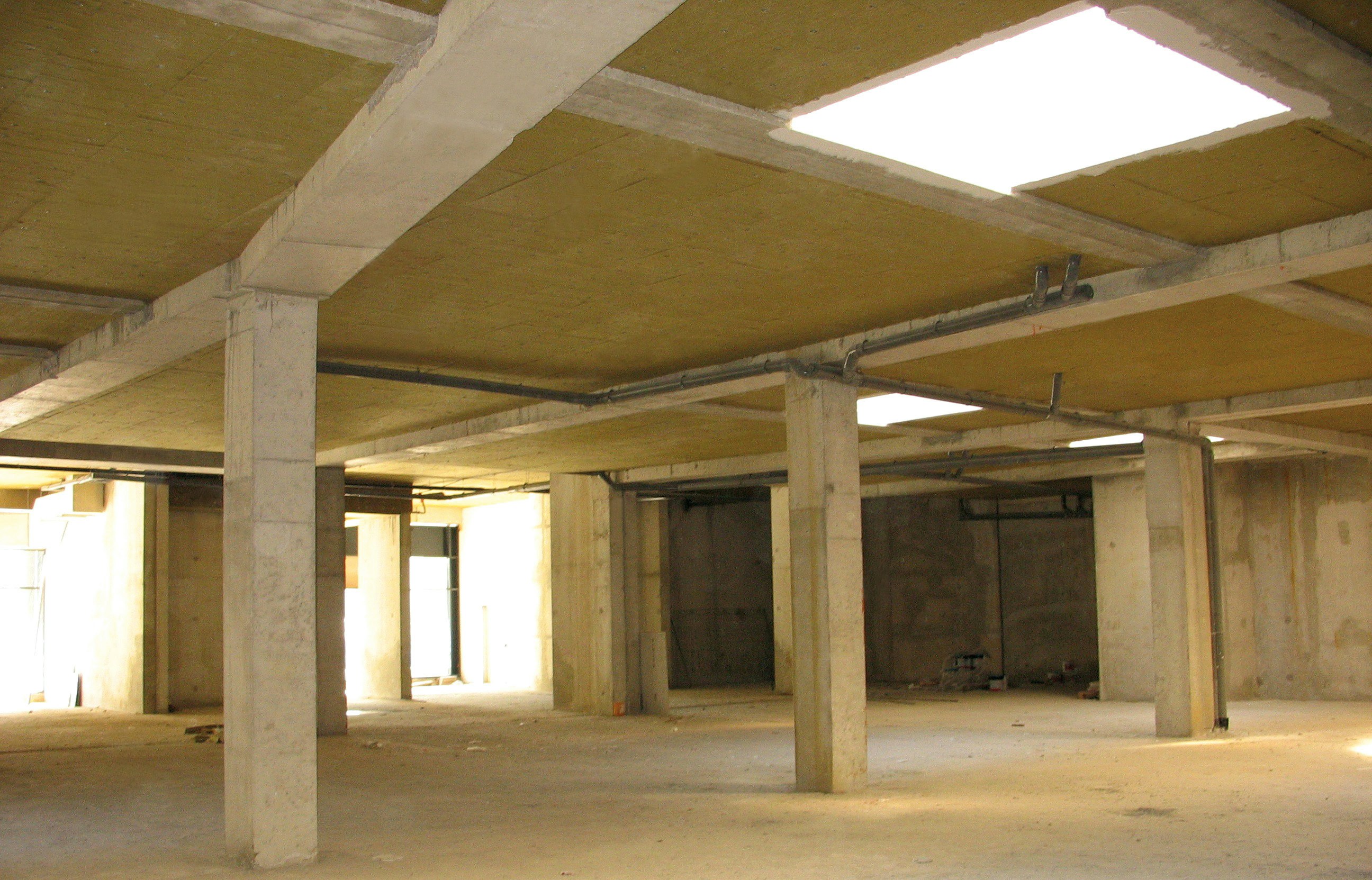 Rockfeu REI 120 RsD non revêtu chantier référence plafonds