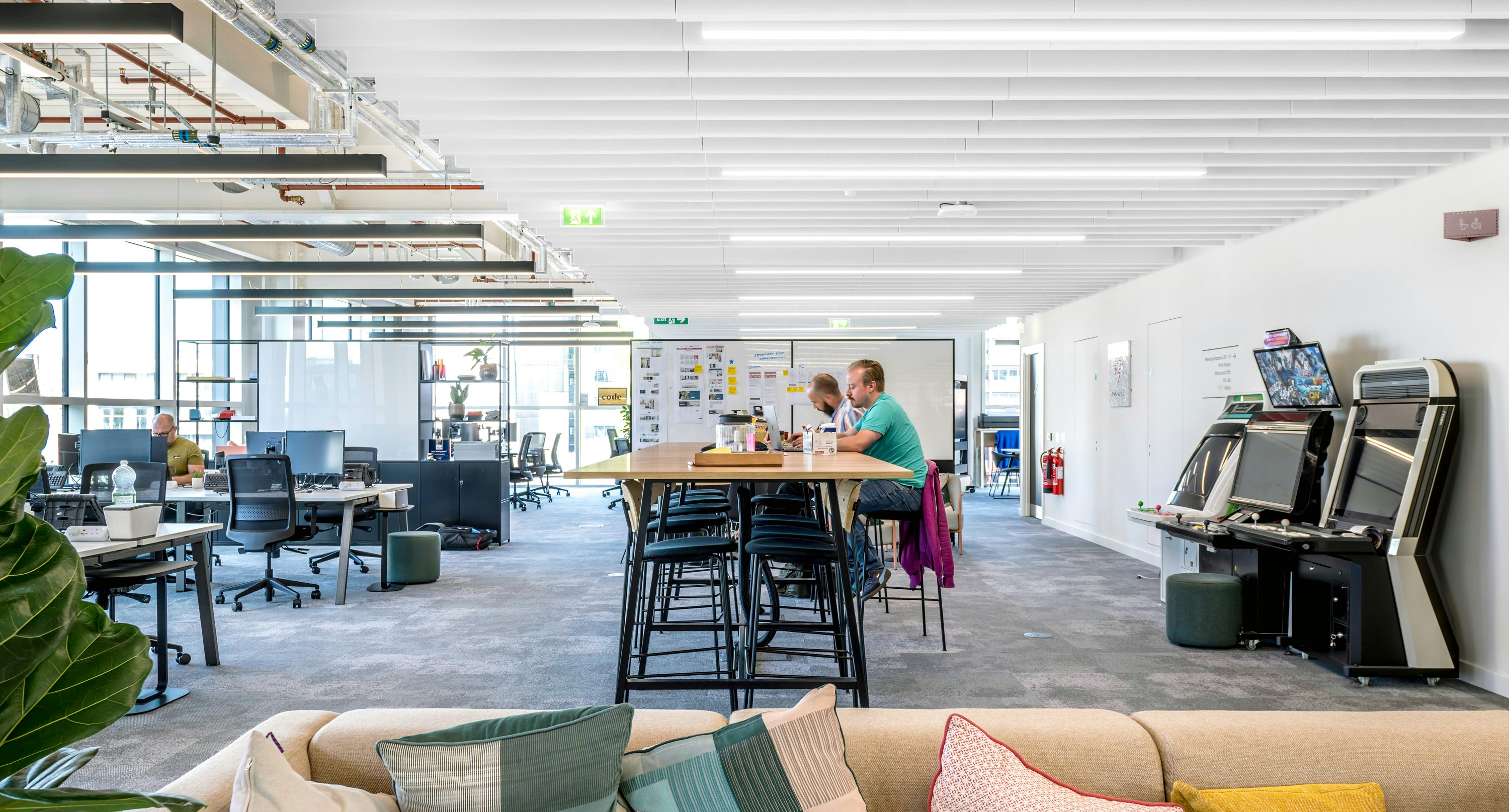 Open Plan Office in WPP in Manchester United Kingdom with Rockfon Contour