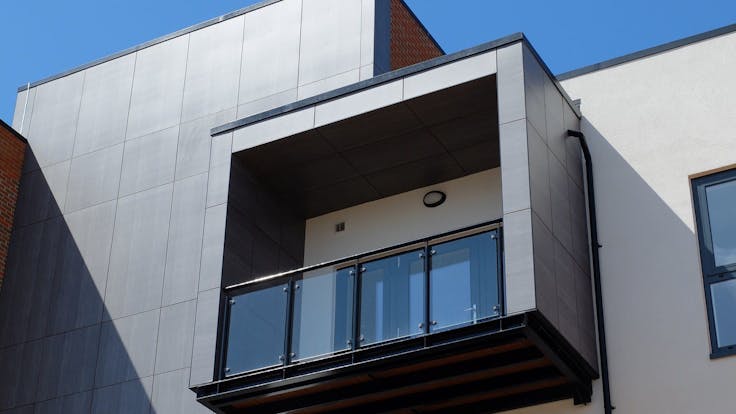 ExtraCare Longbridge in Birmingham (United Kingdom) with Rockpanel Woods FS-Xtra facade cladding