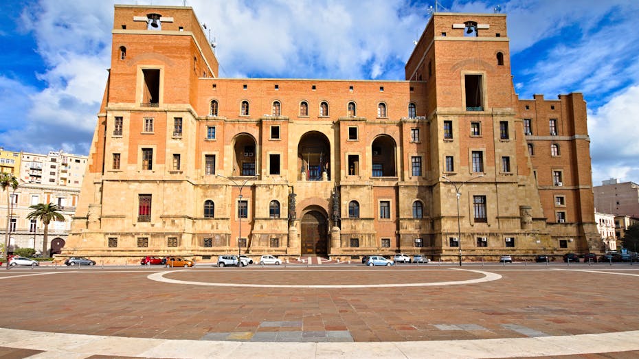 €1 housing, Taranto Palazzo, municipality building, public building