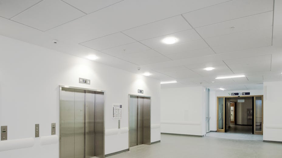 Southmead Hospital,UK,Bristol, 110,000m2 installed in total by CCP (not all ROCKFON), Main Contractor - Carillion, North Bristol NHS Trust, Carlton Ceilings & Partitions, Slough, Julian James, MediCare Standard, E-edge, various, White, Rocklink 24
