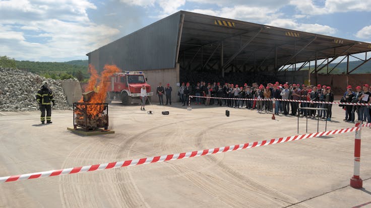 Students' visit to IST factory, Does it burn live test