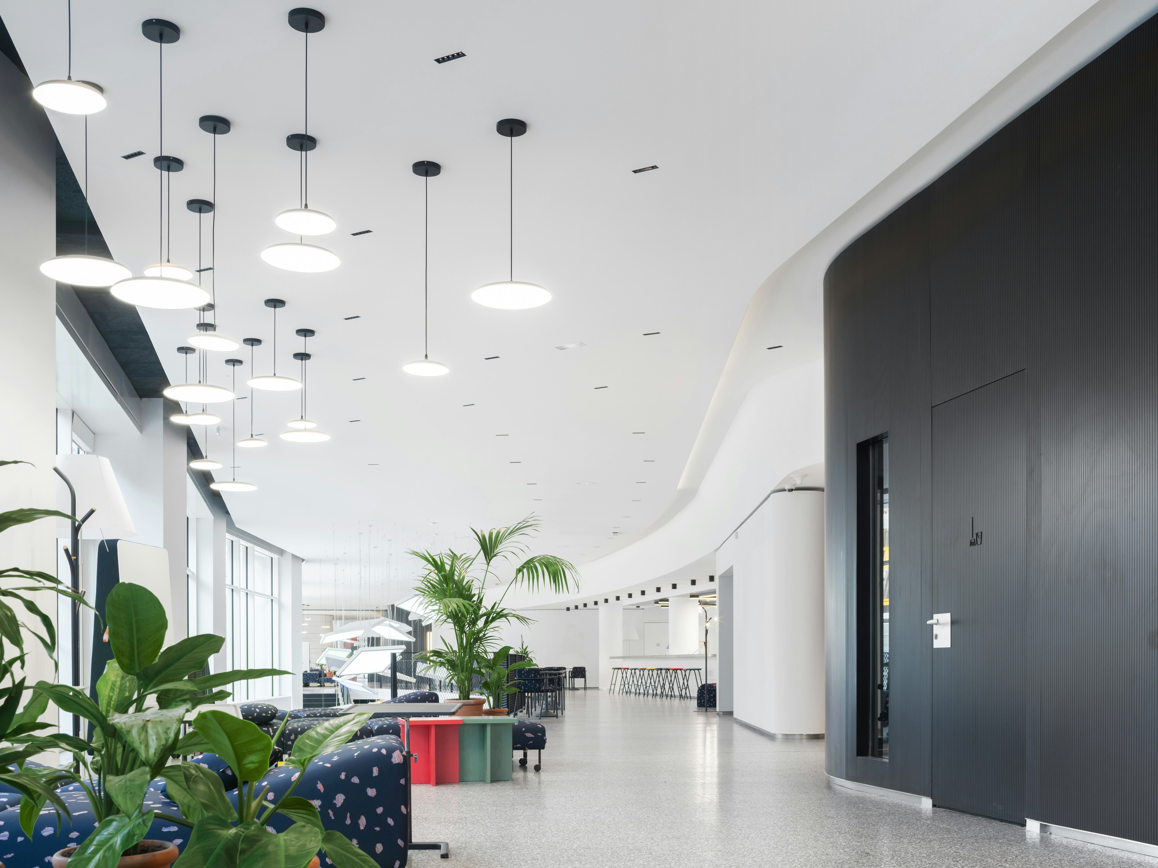 Reception in New flexible office So Pop in Saint-Ouern-sur-Seine France with Rockfon Mono Acoustic TE-Edge