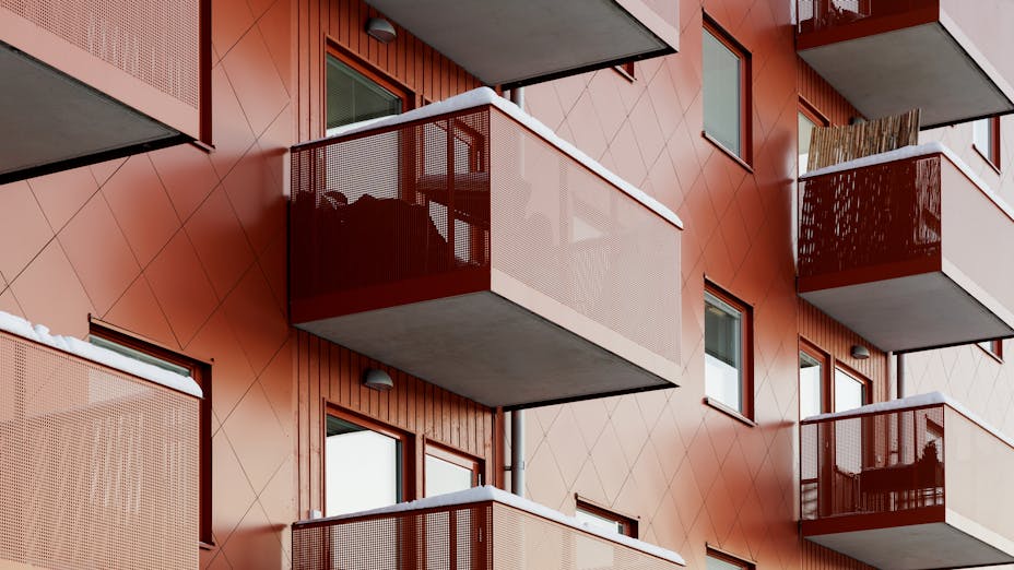 Rockpanel Case Study
Sweden
Rockpanel Colours (RAL6003, RAL 6013, RAL7022, RAL7032 & RAL 8004)