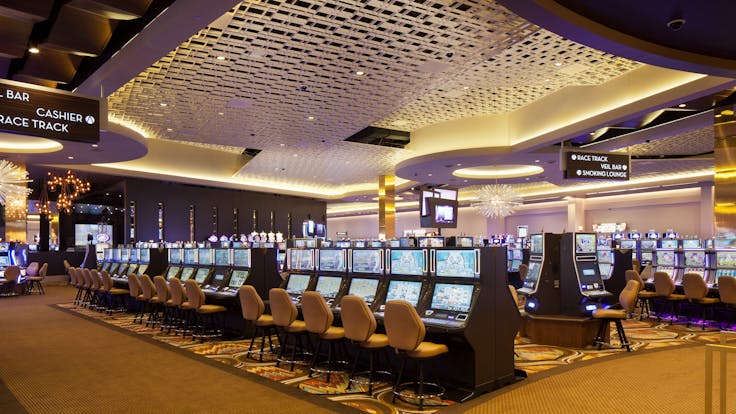 Scioto Downs Casino and Racetrack, MTR Gaming Group, Inc., SOSH Architects, Tandem, Construction Manager: Gilbane Building Company, Installing Conractor: Valley Interior Systems, United Building Materials, Magna T-Cell, Recreation, Feinknopf Photography