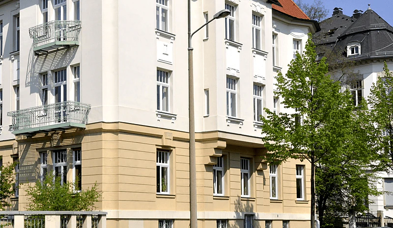house, multi family dwelling, appartment building, renovation, etics, coverrock deko, bossendämmplatte, bossennut, wdvs, wärmedämmverbundsystem, press, product page, germany, PIM