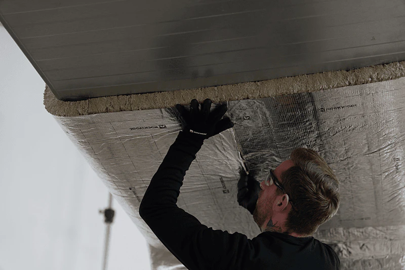 ROCKWOOL Prolit Lamella Mat: Installation Guide EN: Thermal and acoustic insulation for circular and rectangular ventilation ducts. ES: Aislamiento térmico y acústico para conductos de ventilación circulares y rectangulares.