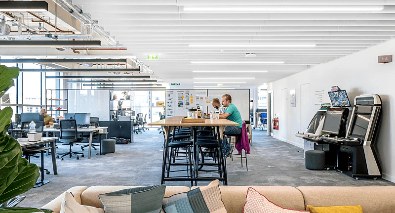 Open Plan Office in WPP in Manchester United Kingdom with Rockfon Contour