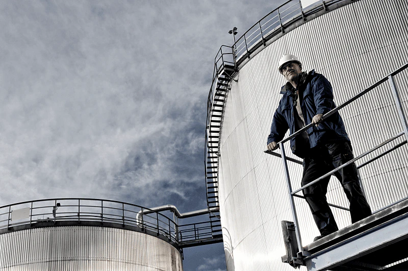 engineer, worker, helmet, process, storage, tank, storage tank, industry, refinery, oil, industrial, plant, ProRox, energy, one person,