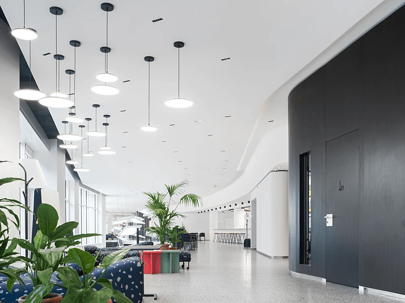 Reception in New flexible office So Pop in Saint-Ouern-sur-Seine France with Rockfon Mono Acoustic TE-Edge