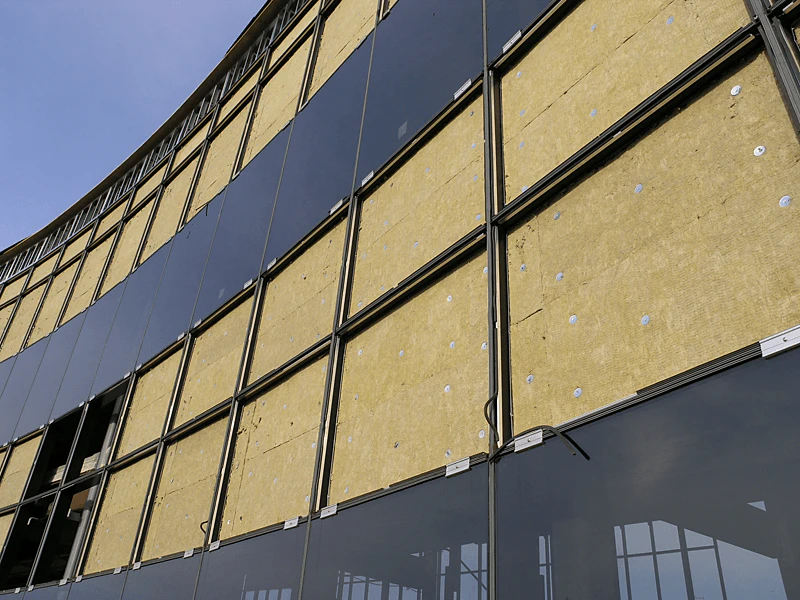 Curtain wall installation image Commercial building Curtainrock