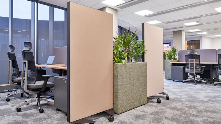 Open Plan Office in ROCKWOOL GBS 4th Floor Offices Poznań in Poznań Poland with Rockfon Canva Floor Screen