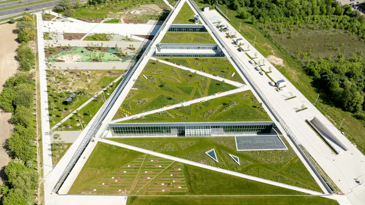 case study Cogiteon green roof Kraków, Poland , Małopolskie Centrum Nauki,