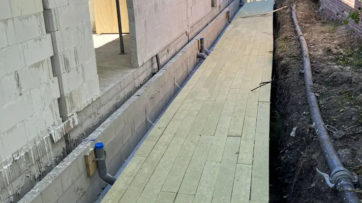 Rockflow housing construction
