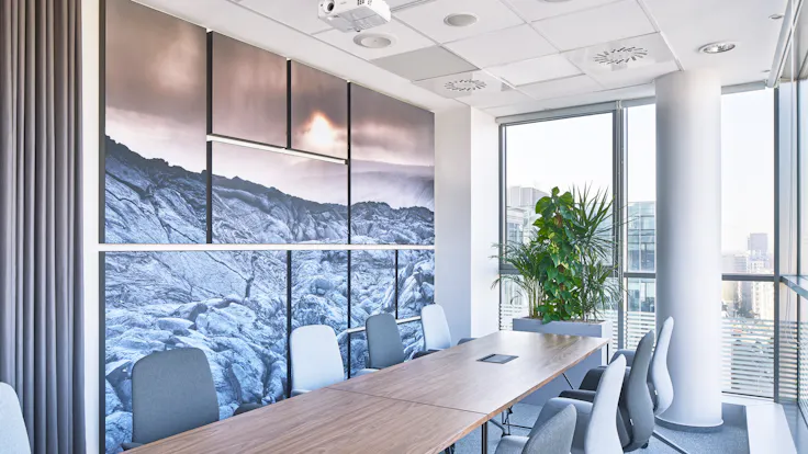 Meeting Room in Rockwool GBS - biuro w Warszawie in Warszawa Poland with Rockfon Canva