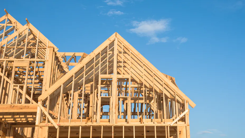 Timber frame house amid construction