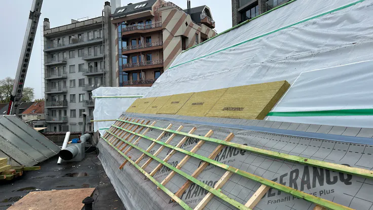 Rockroof Sarking Next systeem, Rockroof Sarking Next system, Rockroof Sarking Next-opbouw met Rockmax Sigma (Next) isolatieplaten, Rockroof Sarking Next installation with Rockmax Sigma (Next) insulation boards, hellend dak isolatie, renoveren, renovate, referentie, reference, referentieprojecten, case study, rw-bnl, be-nl, be-fr, belgium