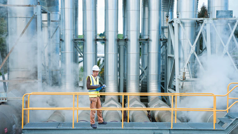 worker, helmet, process, owner, pipes, pipe, pipelines, people, one person, engineer, industry, industrial, plant, power plant, power generation, geothermal, ProRox, energy, energy, safe, safety