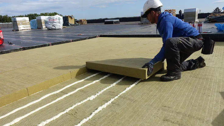 schulzentrum niederkassel, solarrock, insulation under pv-systems, sustainable, dämmung unter pv-anlagen, tragfähig, presse, press, germany