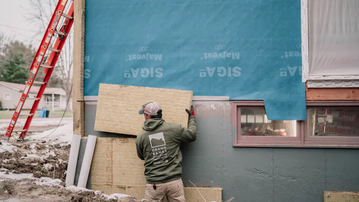R-Class Builder Image - Randy RandBelow grade wall - Comfortboard 80