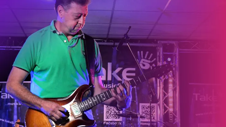online magazine, magazin, psst, pssst, behind the stones, showtime, andre pollmueller, gitarrist, guitarist, gitarre, guitar, germany