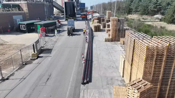 stroomkabels, elektrische smelttechnologie, eerste bouwactiviteiten, aanleg van cruciale stroomkabels, video bouwactiviteiten 1, video building activities 1, transformatie in onze fabriek, duurzaamheid, techniek en duurzaamheid, video, screenhot, van december tot maart, from december to march, eerste fase, first phase, roermond, rw-bnl, nl, vl, fr