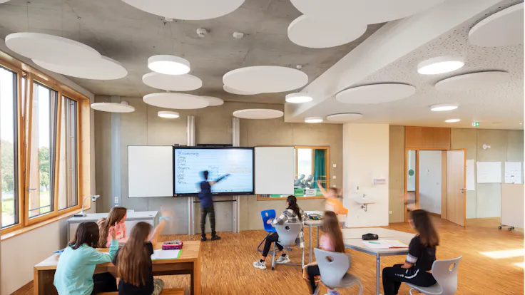Classroom in Eichendorff Realschule School in Gottmadingen Germany with Rockfon Eclipse