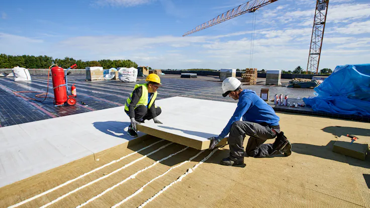 schulzentrum niederkassel, solarrock, insulation under pv-systems, sustainable, dämmung unter pv-anlagen, tragfähig, presse, press, germany
