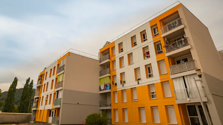Résidence La Violette in Le Teil, France, cladded with Rockpanel Colours facade cladding