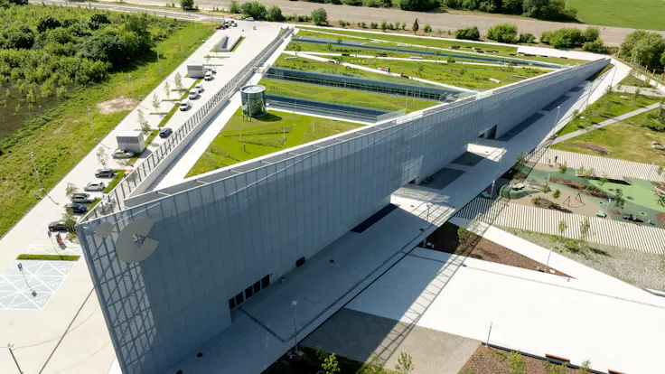 case study Cogiteon green roof Kraków, Poland , Małopolskie Centrum Nauki,