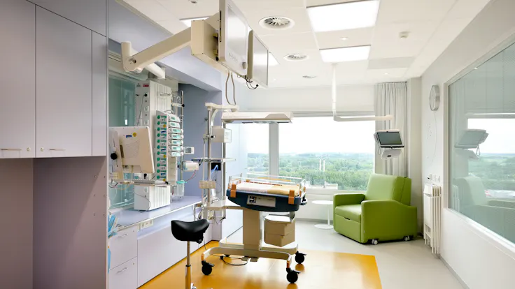 Emma Children's hospital, Amsterdam, the Netherlands, ROCKFON Mono Acoustic, Krios Dznl/D-edge, Sonar D-edge, Hydroclean, OD205 architectuur, Element binnenafbouw, ROCKFON Mono Acoustic