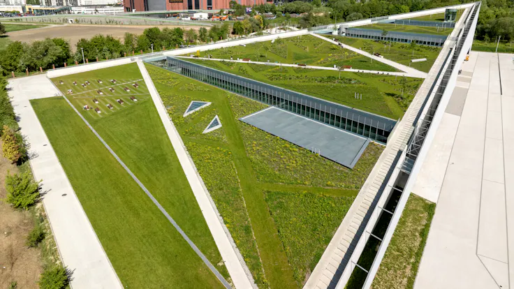 case study Cogiteon green roof Kraków, Poland , Małopolskie Centrum Nauki,