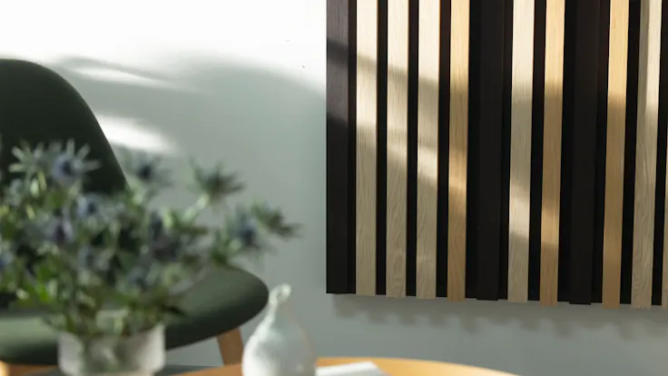 Rockfon Lamella in a nice calming relaxing zone in an open-plenum office space
