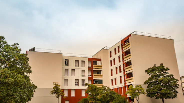 Résidence La Violette in Le Teil, France, cladded with Rockpanel Colours facade cladding