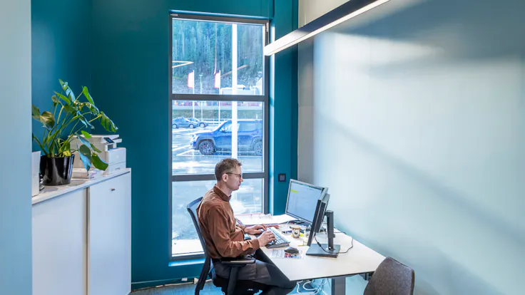 Cellular Office in Ramberg Office in Sande i Vestfold Norway with Rockfon Color-all