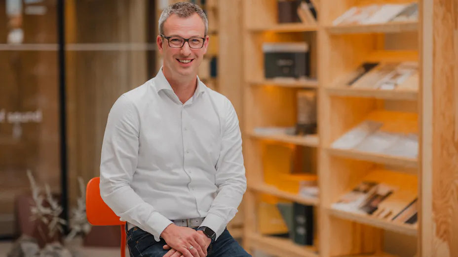 Pascal van Dort presenteert akoestiek op de IHS