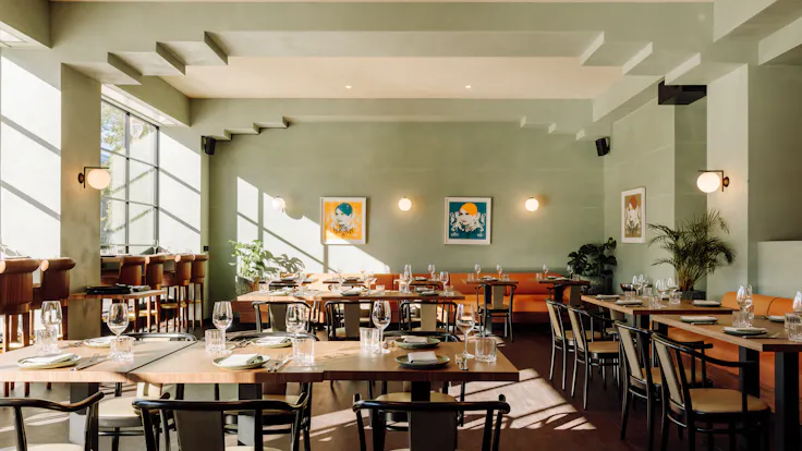 Restaurant in Norway Sommerro with Rockfon Mono Acoustic Te-Edge Rockfon System Mono Acoustic