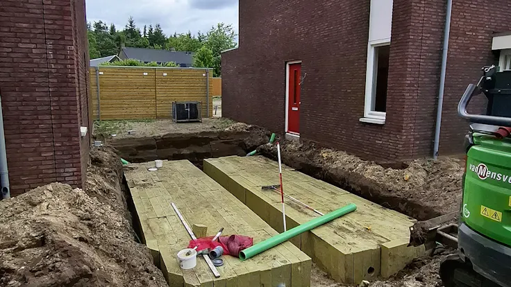 Rockflow housing construction