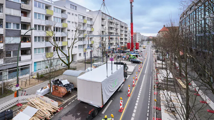 reference, referenz, holzmodulbau, wooden modular construction, neubau, new building, brandschutz, firesafety, fireproof, conlit, rw 800, HVAC insulation, rohrdämmung, pipe insulation, serial construction, serielles bauen, germany, presse, press