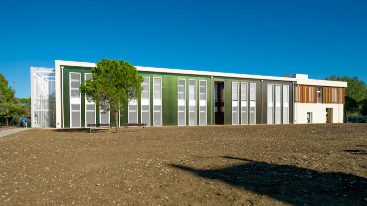 Reference project - new school