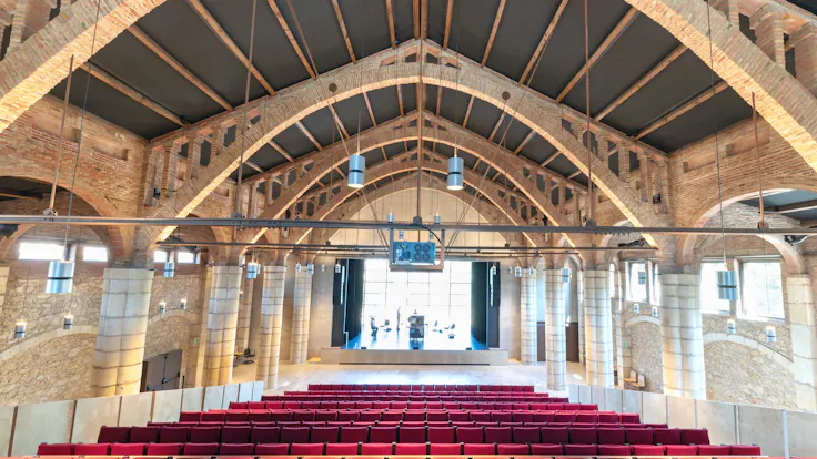Auditorium in Celler Vila-seca in Vila-seca Spain with Rockfon Color-all B-Edge