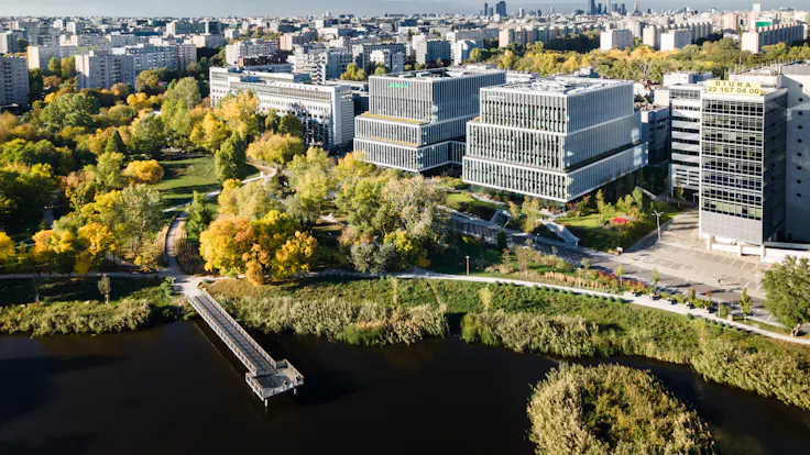 case study LAKESIDE WARSZWA office building BREEAM Outstanding certification, WELL Gold certification, E.ON Polska S.A. certification, Class A standard offices, and beautifully landscaped green surroundings - since the end of 2023, the prestigious Lakeside office and service complex has been operating in Warsaw’s Mokotów district, utilizing ROCKWOOL stone wool insulation materialsphotographer Rafal Chojnacki
