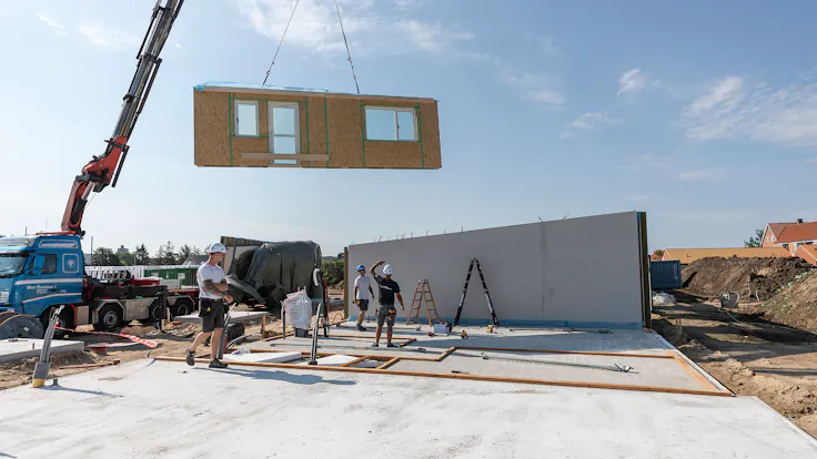 Rockzero, Nybyggeri, Kirke Stillinge, prefab