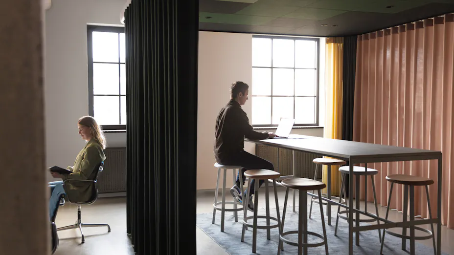 Rockfon-hub-office-acoustic-platform
