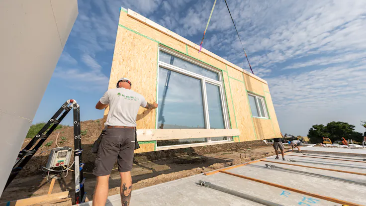 Rockzero, Nybyggeri, Kirke Stillinge, prefab