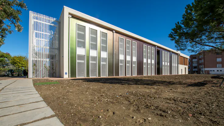 Reference project: new schools