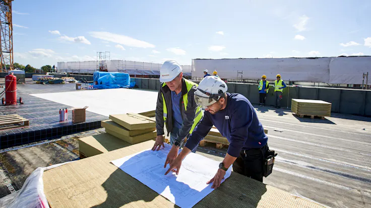 schulzentrum niederkassel, solarrock, insulation under pv-systems, sustainable, dämmung unter pv-anlagen, tragfähig, presse, press, germany